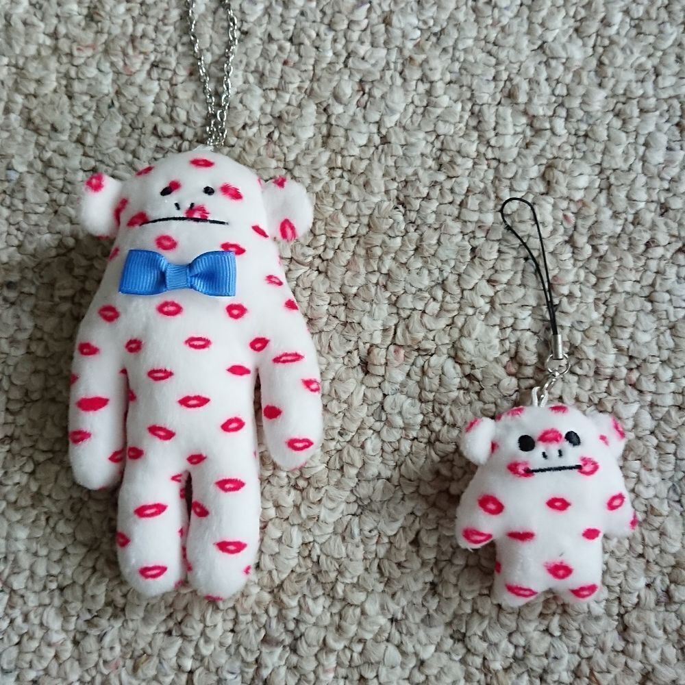 Craftholic Sloth bear double Plush Doll keychain with magnet - red lips Confetti